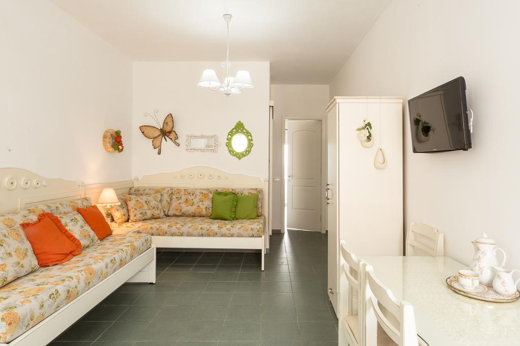 Anni Art Apartments Kalyves Eksteriør billede